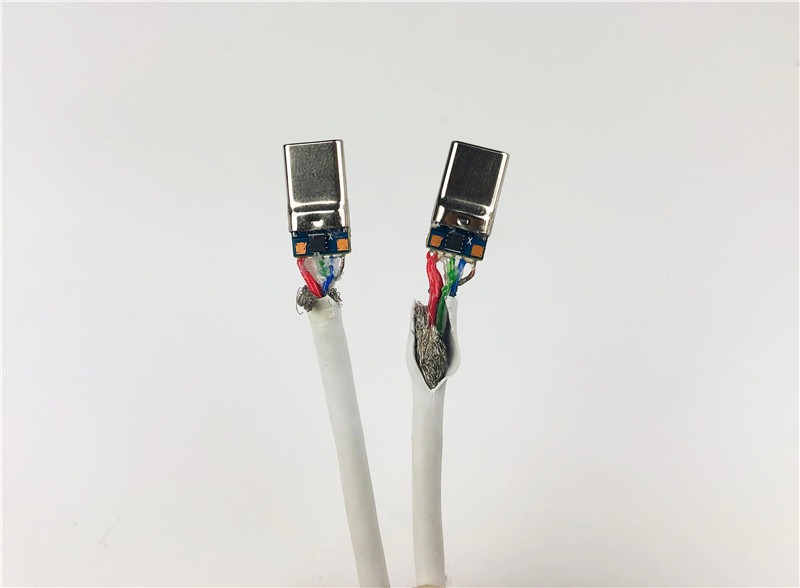 USB-C-to-USB-C-Cable with e-marker